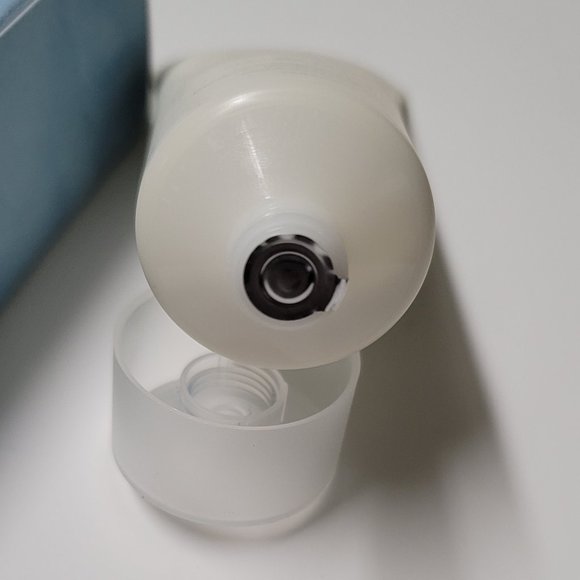 Dolce & Gabbana Light Blue Refreshing Body Cream 100ml - Picture 2 of 2